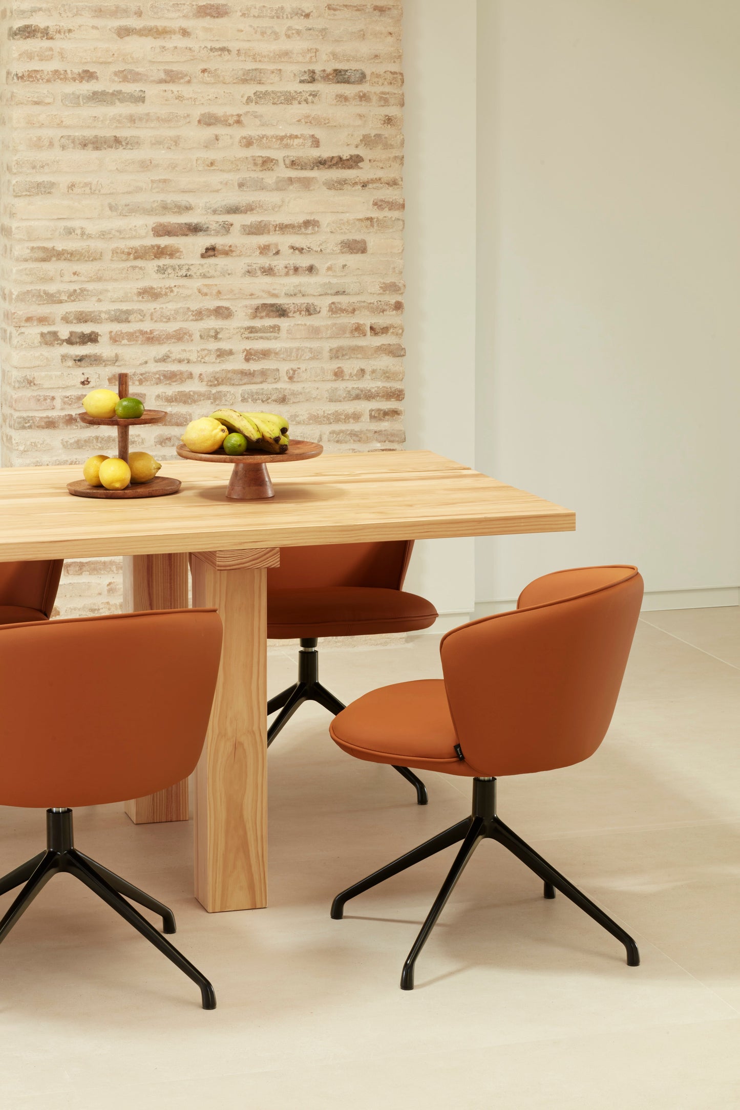 Banda Dinning Table / Τραπέζι